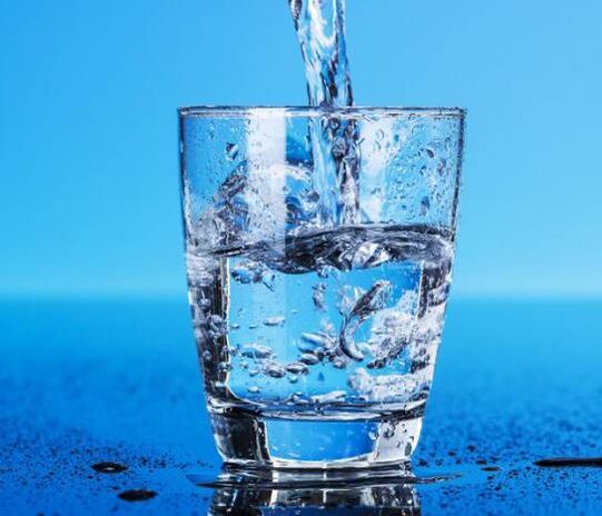 Drinking water is the main rule to lose weight in a week